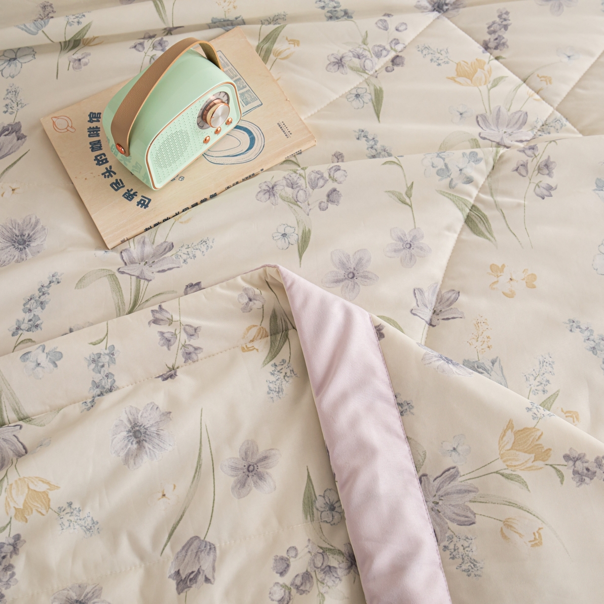 91家纺网 家纺一手货源 找家纺 亿莱鑫 2026新款手包边凉感抗菌夏凉被空调被 花样年华