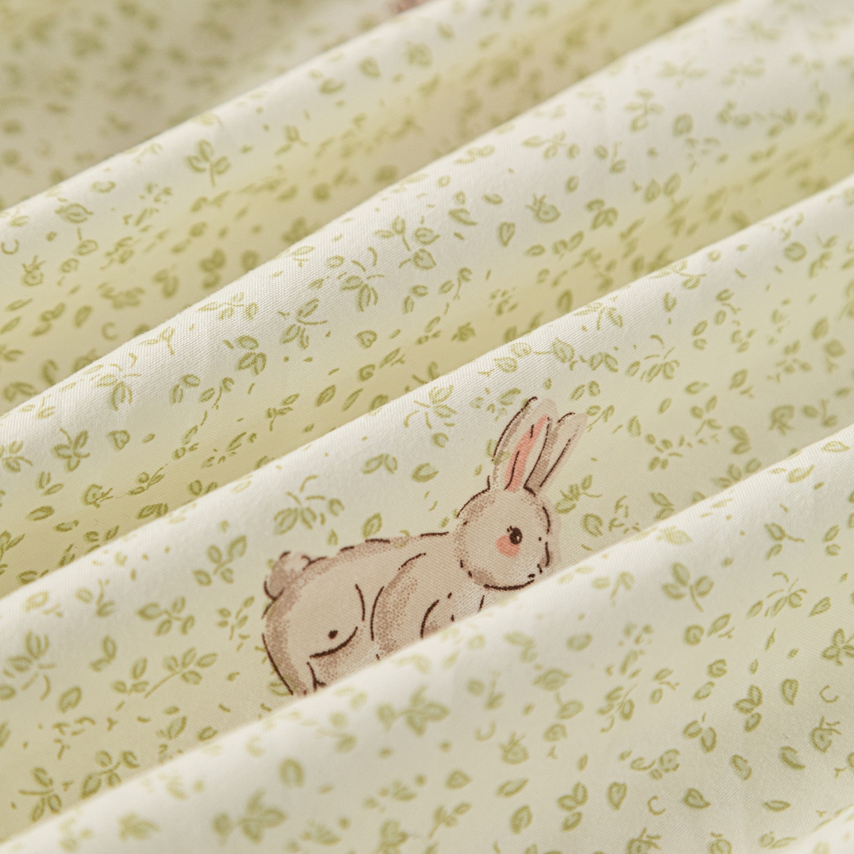 91家纺网 家纺一手货源 找家纺 梦纤绒 2026新款卡通印花床笠单品床笠床笠单件 萌兔小窝