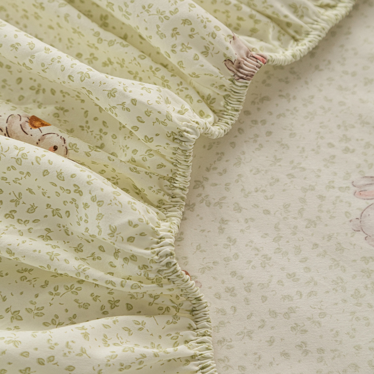 91家纺网 家纺一手货源 找家纺 梦纤绒 2026新款卡通印花床笠单品床笠床笠单件 萌兔小窝