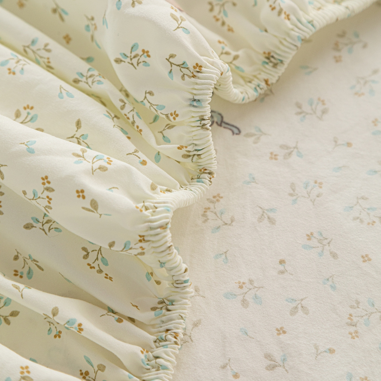 91家纺网 家纺一手货源 找家纺 梦纤绒 2026新款卡通印花床笠单品床笠床笠单件 喵趣蝴蝶