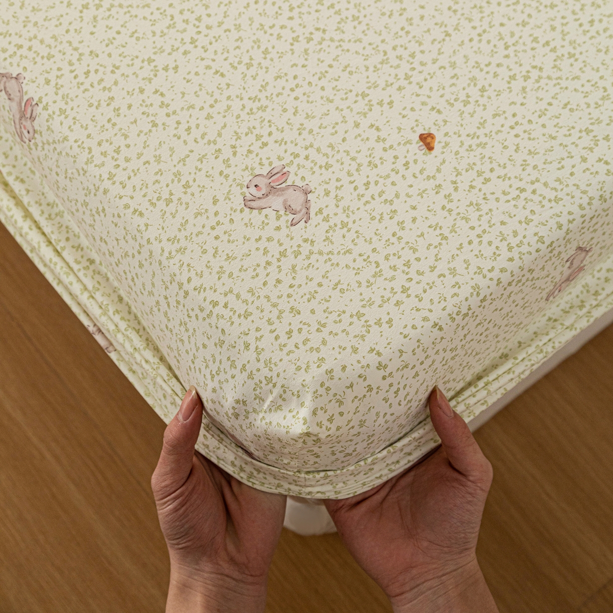 91家纺网 家纺一手货源 找家纺 梦纤绒 2026新款卡通印花床笠单品床笠床笠单件 萌兔小窝