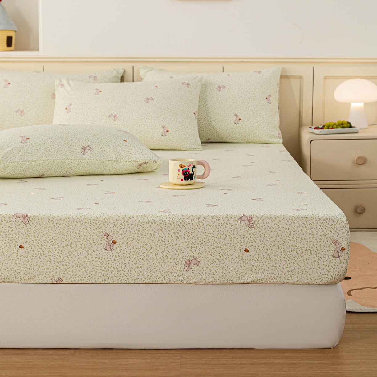 91家纺网 家纺一手货源 找家纺 梦纤绒 2026新款卡通印花床笠单品床笠床笠单件 萌兔小窝