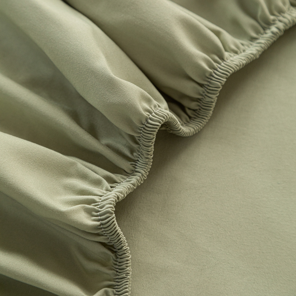 91家纺网 家纺一手货源 找家纺 梦纤绒 2026新款卡通印花床笠单品床笠床笠单件 萌免绿