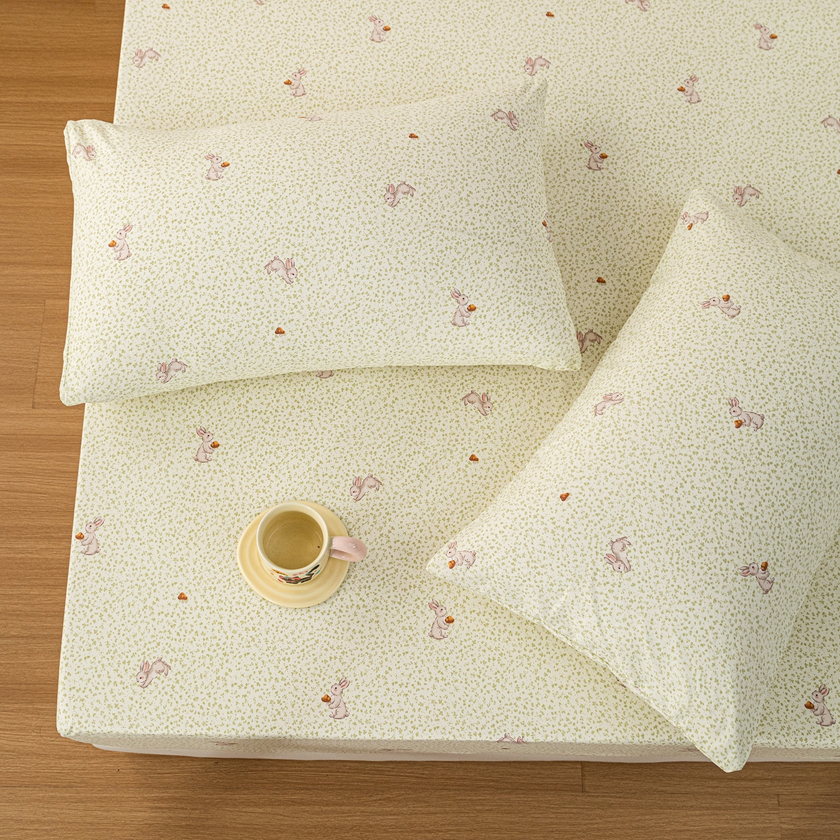 91家纺网 家纺一手货源 找家纺 梦纤绒 2026新款卡通印花床笠单品床笠床笠单件 萌兔小窝