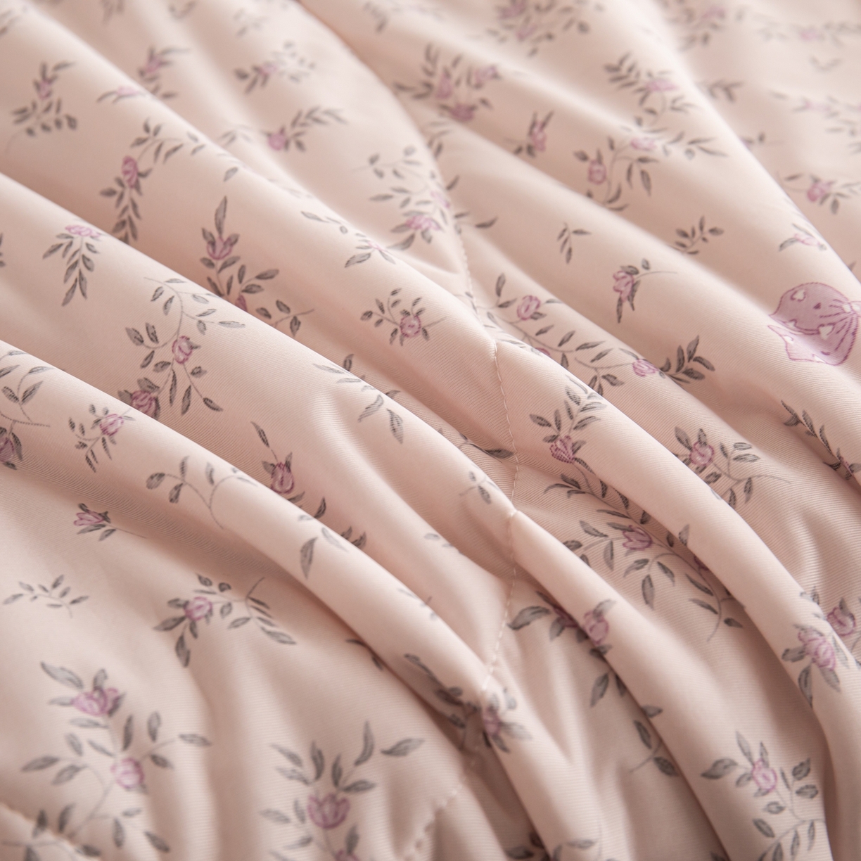 91家纺网 家纺一手货源 找家纺 亿莱鑫 2026新款手包边凉感抗菌夏凉被空调被 花漾