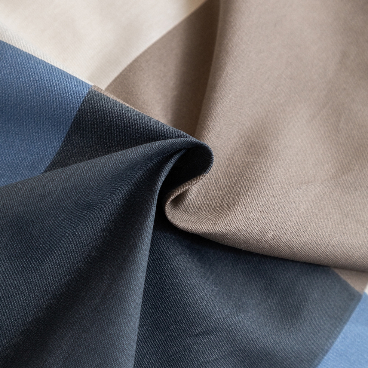 91家纺网 家纺一手货源 找家纺 梦纤绒 2026春夏新款全棉纯棉印花学生宿舍三件套 北欧简格