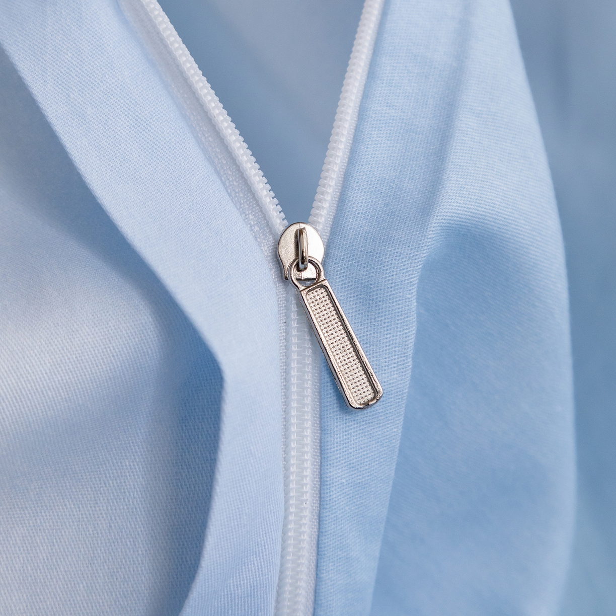 91家纺网 家纺一手货源 找家纺 梦纤绒 2026春夏新款全棉纯棉印花学生宿舍三件套 云朵蓝结