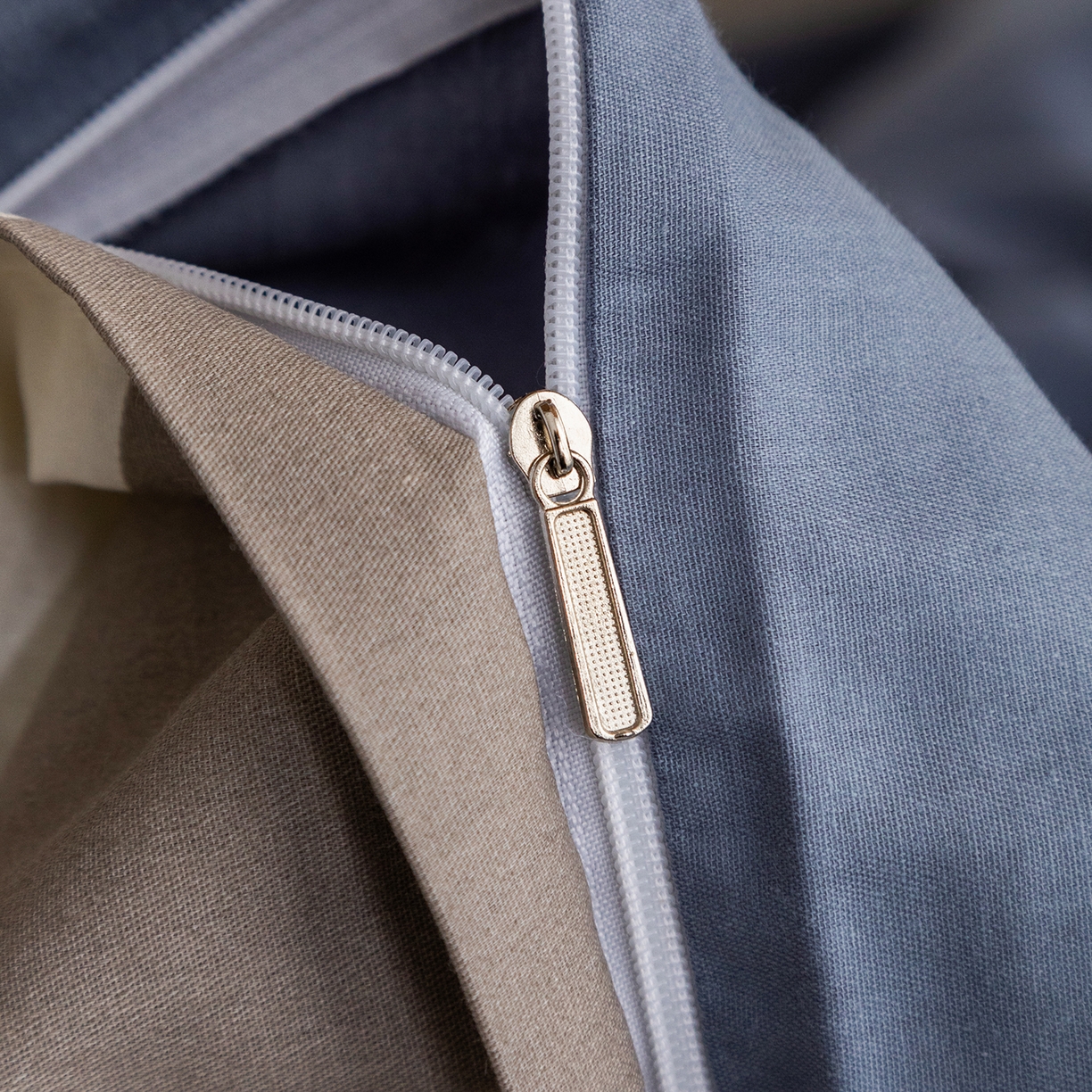 91家纺网 家纺一手货源 找家纺 梦纤绒 2026春夏新款全棉纯棉印花学生宿舍三件套 北欧简格