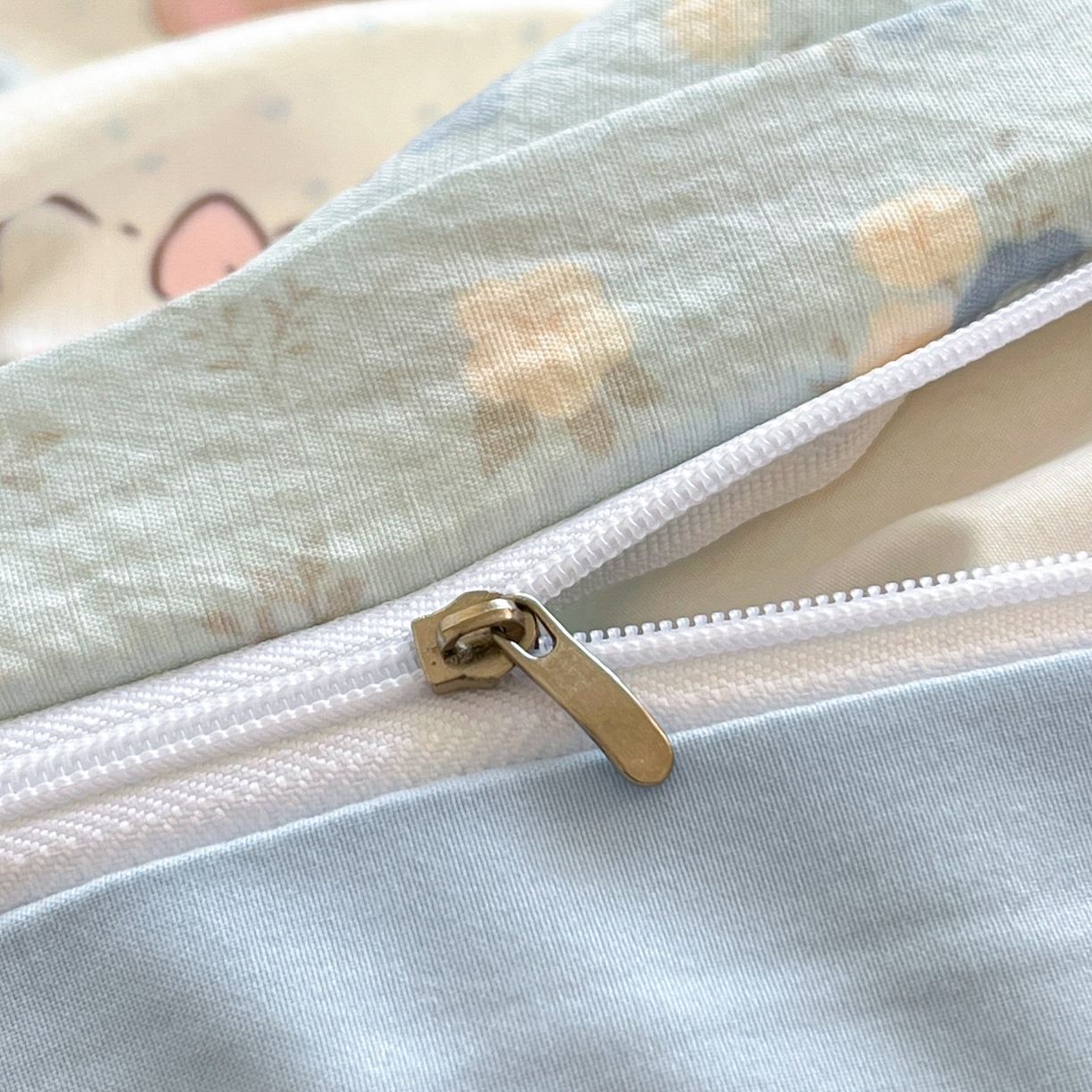 91家纺网 家纺一手货源 找家纺 川悦生活 2026新款云感双层纱木棉四件套 花田乐园