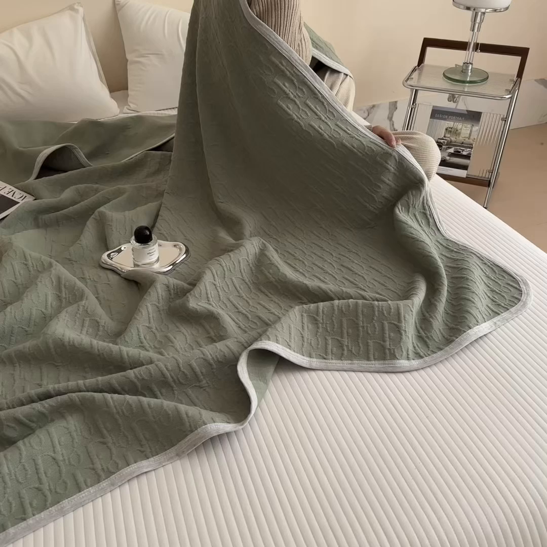 91家纺网 家纺一手货源 找家纺 （总）布凡家居 2026新款290克全棉A类三层纱盖毯夏被午睡被