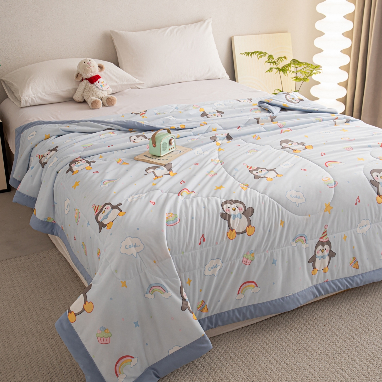 91家纺网 家纺一手货源 找家纺 亿莱鑫 2026新款手包边凉感抗菌夏凉被空调被 可爱企鹅