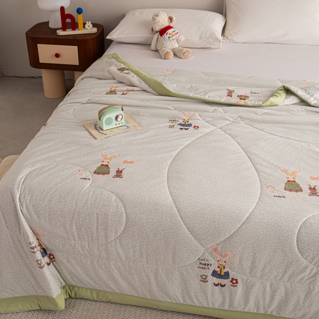 91家纺网 家纺一手货源 找家纺 亿莱鑫 2026新款手包边凉感抗菌夏凉被空调被 可爱兔