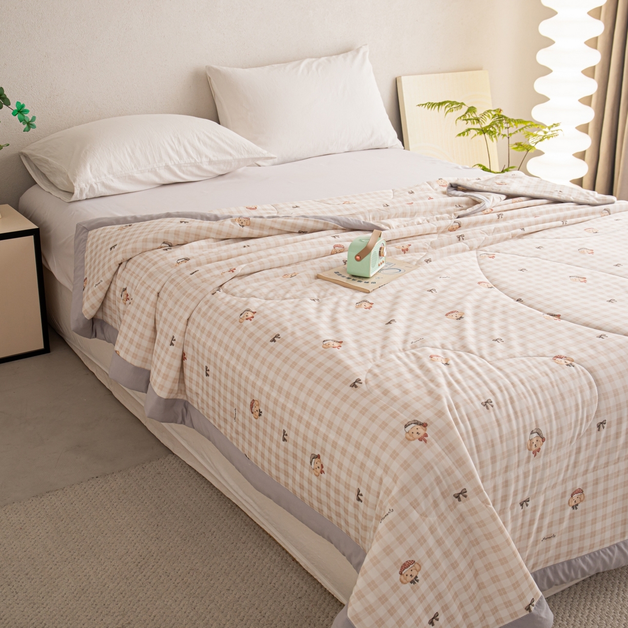 91家纺网 家纺一手货源 找家纺 亿莱鑫 2026新款手包边凉感抗菌夏凉被空调被 可爱小熊