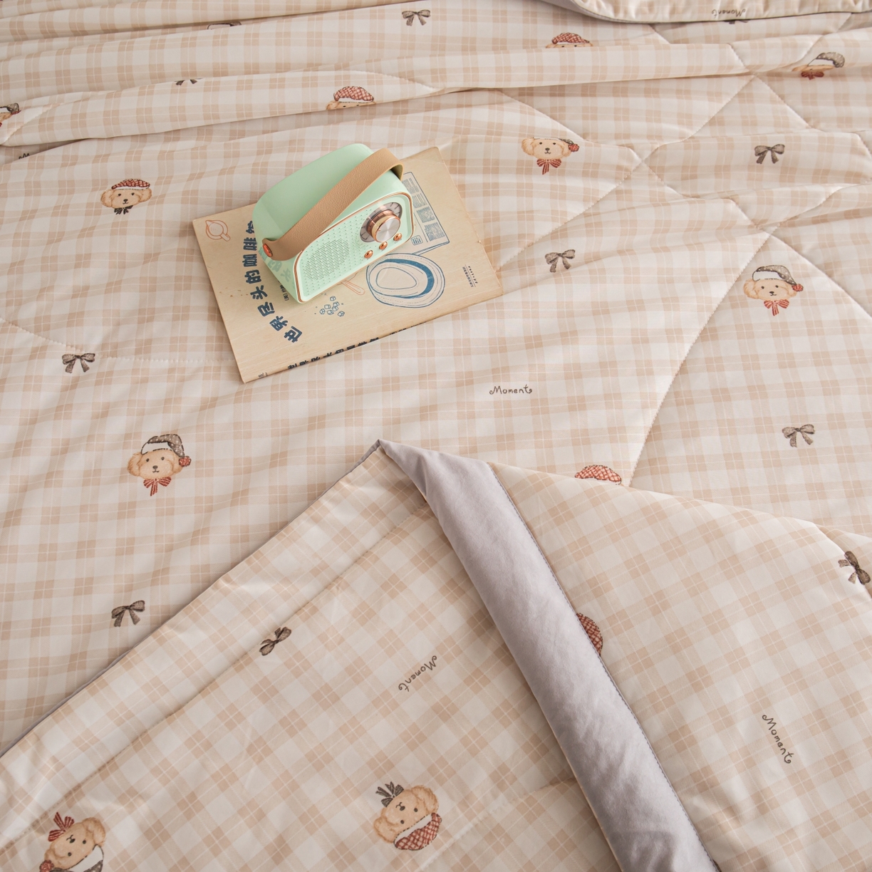 91家纺网 家纺一手货源 找家纺 亿莱鑫 2026新款手包边凉感抗菌夏凉被空调被 可爱小熊