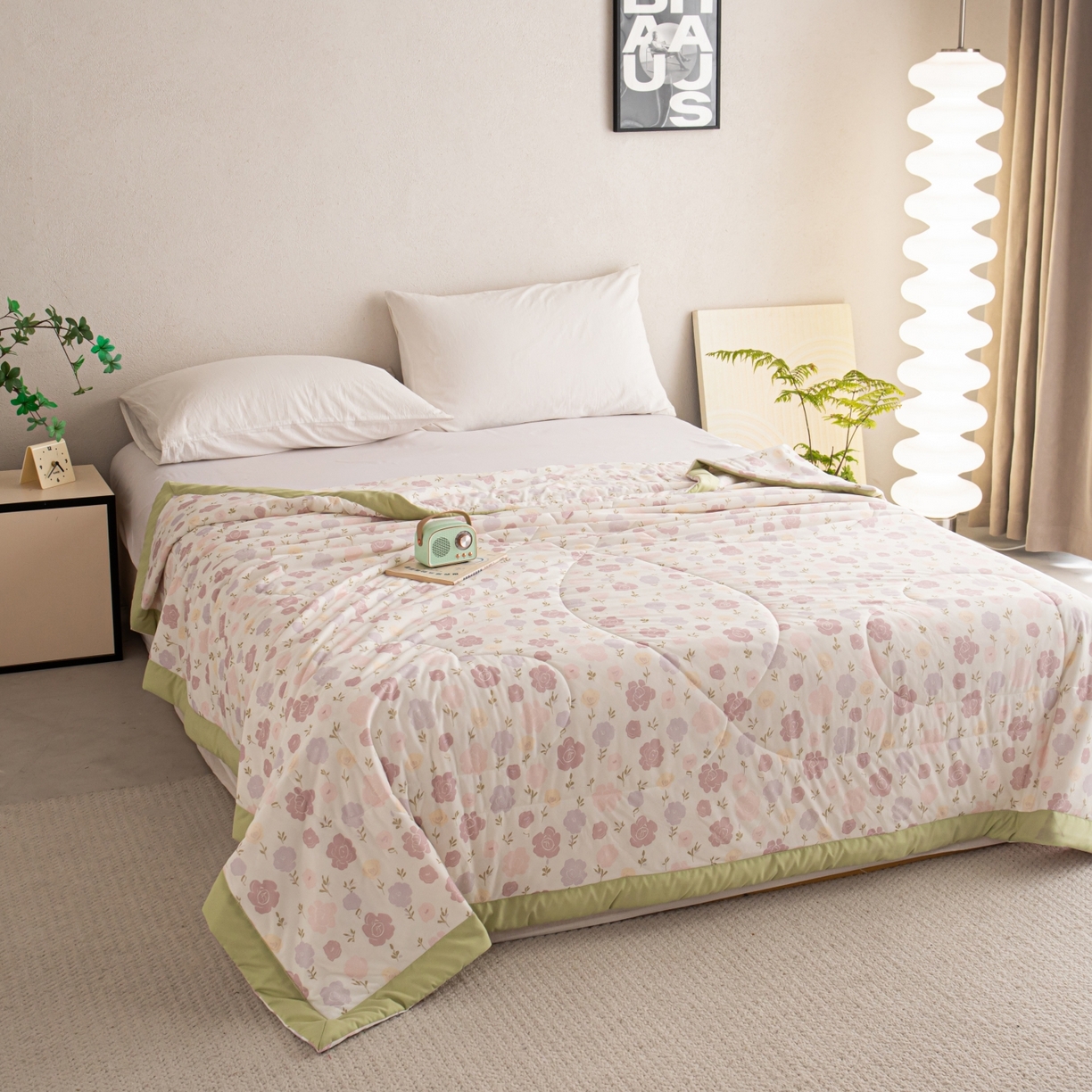 91家纺网 家纺一手货源 找家纺 亿莱鑫 2026新款手包边凉感抗菌夏凉被空调被 浪漫花海-粉