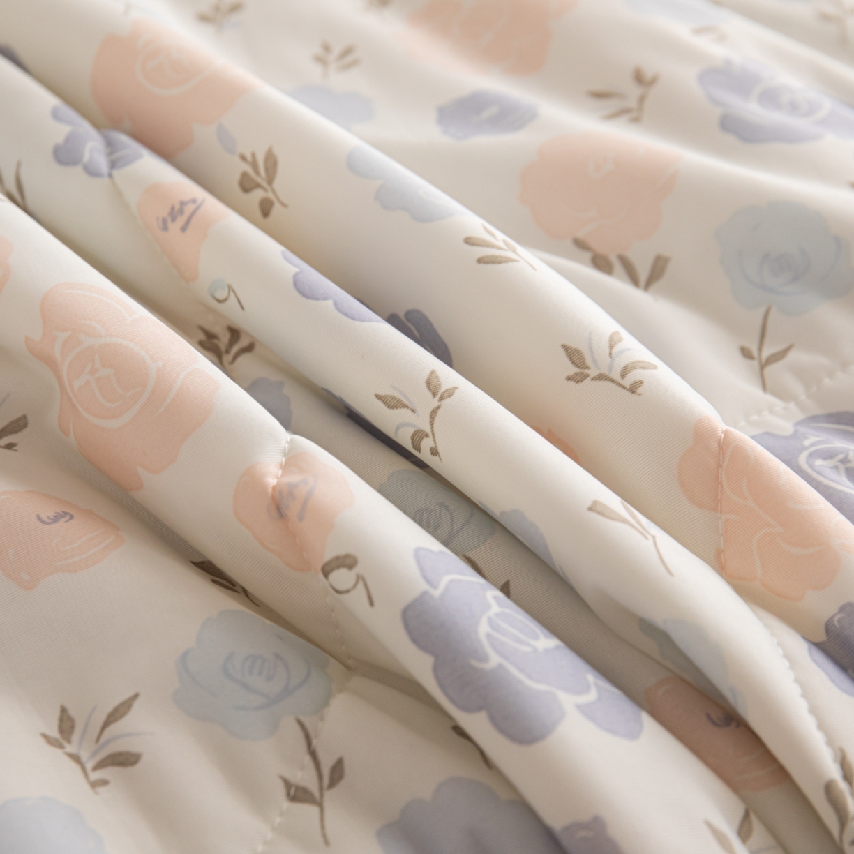 91家纺网 家纺一手货源 找家纺 亿莱鑫 2026新款手包边凉感抗菌夏凉被空调被 浪漫花海-蓝