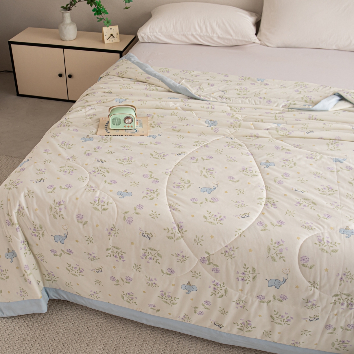 91家纺网 家纺一手货源 找家纺 亿莱鑫 2026新款手包边凉感抗菌夏凉被空调被 萌萌小象