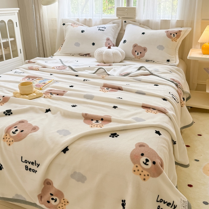 91家纺网 家纺一手货源 找家纺 宅部落 2026新款亲肤舒适牛奶绒印花毛毯毯子300克云貂绒盖毯毯子 熊的脚印