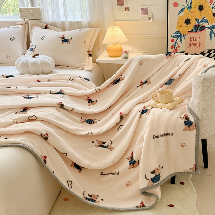 91家纺网 家纺一手货源 找家纺 宅部落 2026新款亲肤舒适牛奶绒印花毛毯毯子300克云貂绒盖毯毯子 腊肠狗