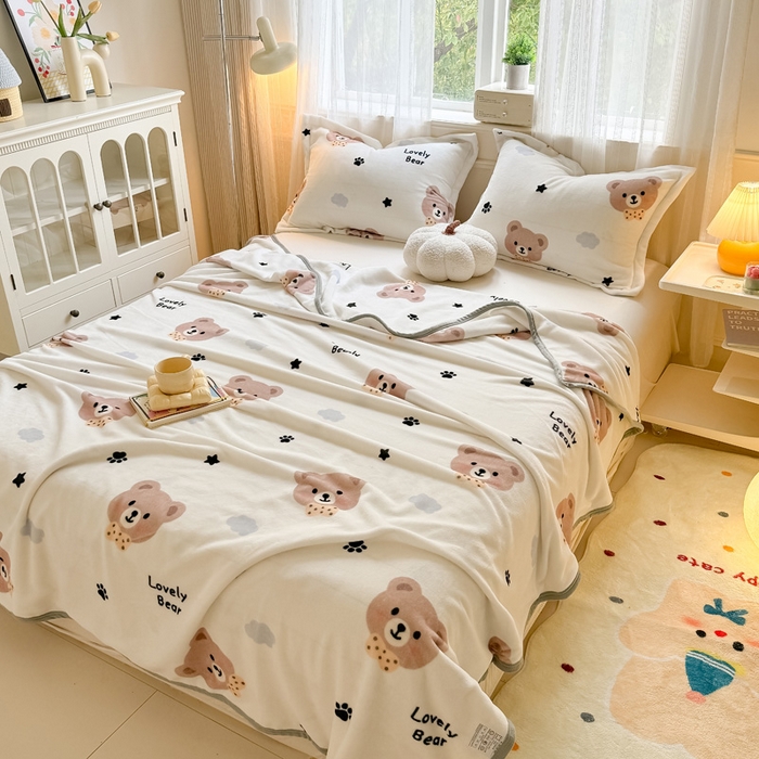 91家纺网 家纺一手货源 找家纺 宅部落 2026新款亲肤舒适牛奶绒印花毛毯毯子300克云貂绒盖毯毯子 熊的脚印