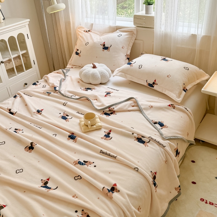 91家纺网 家纺一手货源 找家纺 宅部落 2026新款亲肤舒适牛奶绒印花毛毯毯子300克云貂绒盖毯毯子 腊肠狗