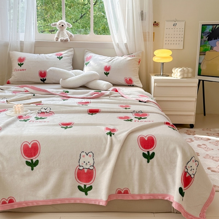 91家纺网 家纺一手货源 找家纺 宅部落 2026新款亲肤舒适牛奶绒印花毛毯毯子300克云貂绒盖毯毯子 郁金香小免