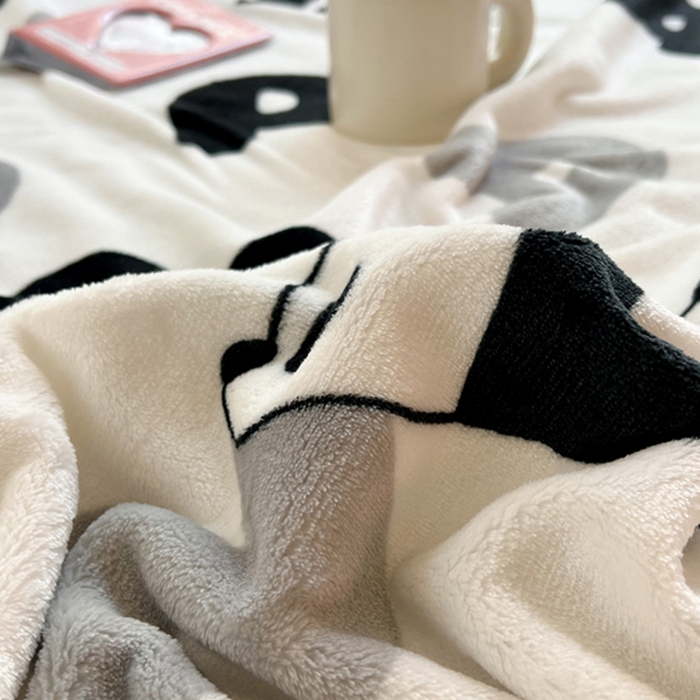 91家纺网 家纺一手货源 找家纺 宅部落 2026新款亲肤舒适牛奶绒印花毛毯毯子300克云貂绒盖毯毯子 黑白熊猫