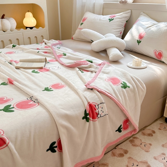 91家纺网 家纺一手货源 找家纺 宅部落 2026新款亲肤舒适牛奶绒印花毛毯毯子300克云貂绒盖毯毯子 郁金香小免