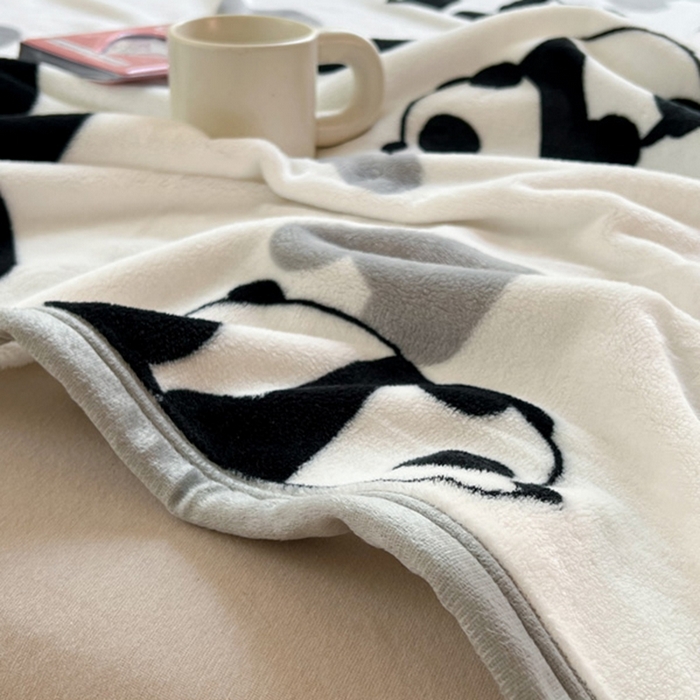 91家纺网 家纺一手货源 找家纺 宅部落 2026新款亲肤舒适牛奶绒印花毛毯毯子300克云貂绒盖毯毯子 黑白熊猫