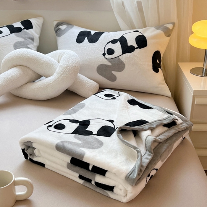 91家纺网 家纺一手货源 找家纺 宅部落 2026新款亲肤舒适牛奶绒印花毛毯毯子300克云貂绒盖毯毯子 黑白熊猫