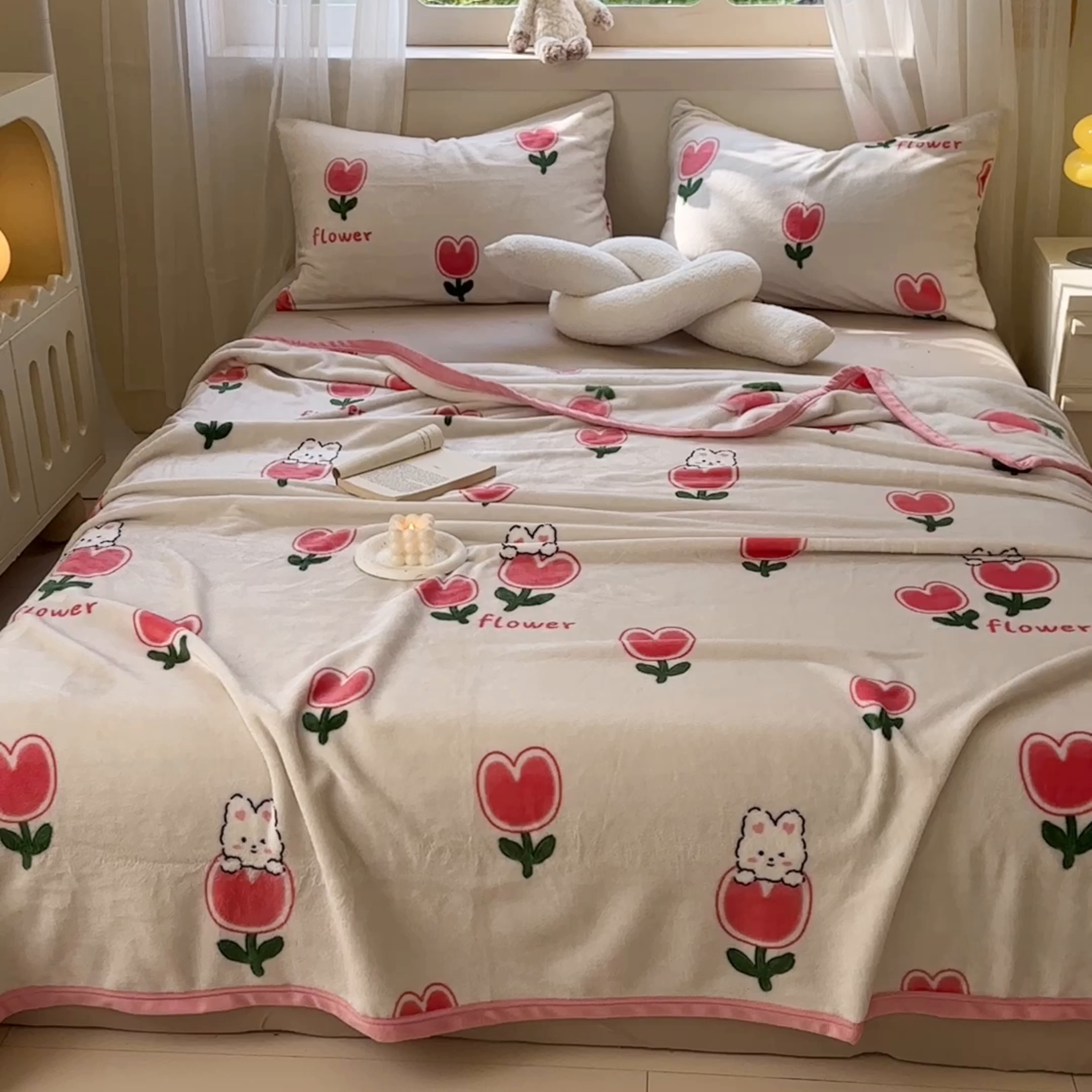 91家纺网 家纺一手货源 找家纺 宅部落 2026新款亲肤舒适牛奶绒印花毛毯毯子300克云貂绒盖毯毯子 郁金香小免