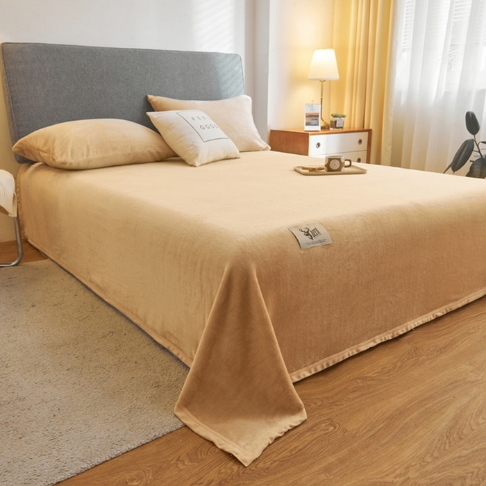 91家纺网 家纺一手货源 找家纺 宅部落 2026新款云貂绒纯色毯子300克毛毯法莱绒盖毯牛奶绒毛毯 驼色