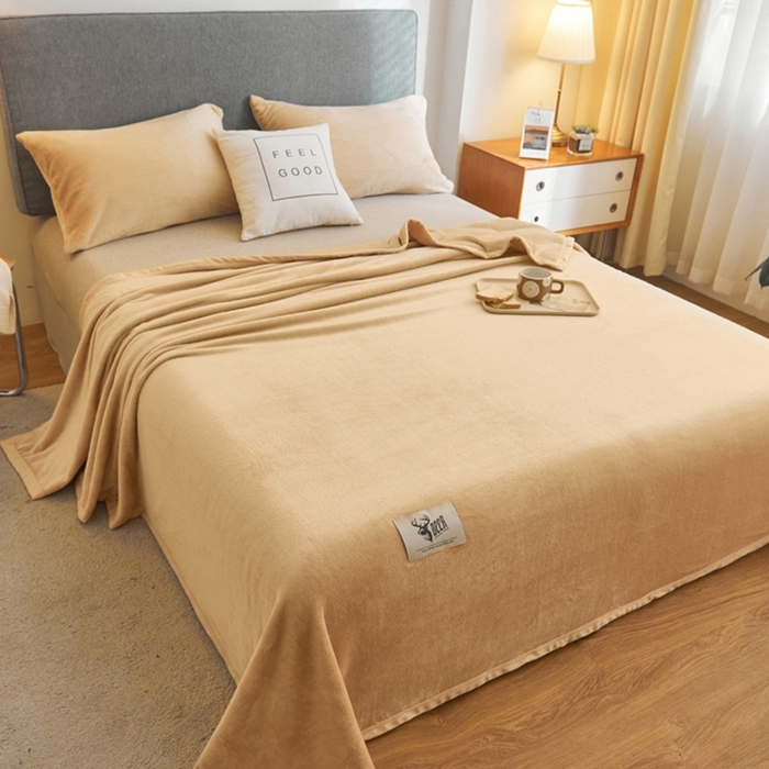 91家纺网 家纺一手货源 找家纺 宅部落 2026新款云貂绒纯色毯子300克毛毯法莱绒盖毯牛奶绒毛毯 驼色