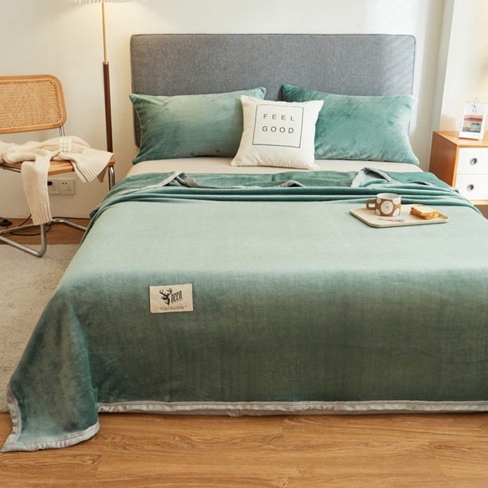 91家纺网 家纺一手货源 找家纺 宅部落 2026新款云貂绒纯色毯子300克毛毯法莱绒盖毯牛奶绒毛毯 墨绿