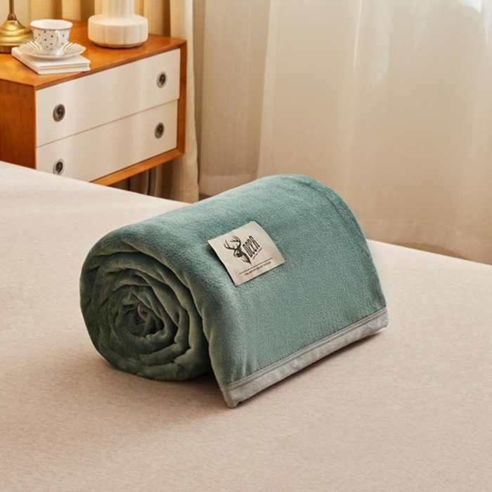 91家纺网 家纺一手货源 找家纺 宅部落 2026新款云貂绒纯色毯子300克毛毯法莱绒盖毯牛奶绒毛毯 墨绿