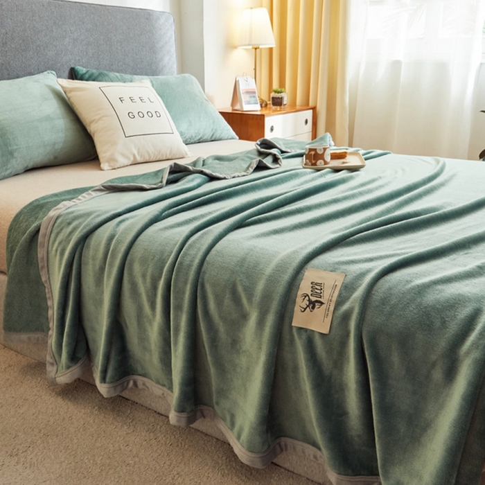 91家纺网 家纺一手货源 找家纺 宅部落 2026新款云貂绒纯色毯子300克毛毯法莱绒盖毯牛奶绒毛毯 墨绿