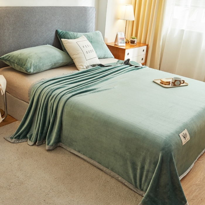 91家纺网 家纺一手货源 找家纺 宅部落 2026新款云貂绒纯色毯子300克毛毯法莱绒盖毯牛奶绒毛毯 墨绿