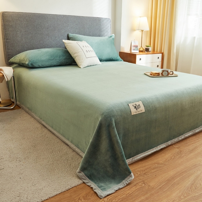 91家纺网 家纺一手货源 找家纺 宅部落 2026新款云貂绒纯色毯子300克毛毯法莱绒盖毯牛奶绒毛毯 墨绿