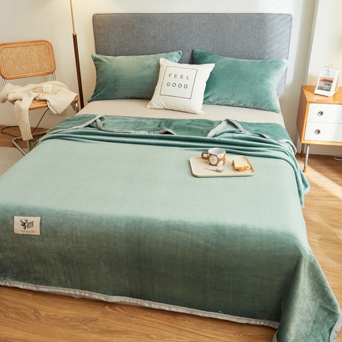 91家纺网 家纺一手货源 找家纺 宅部落 2026新款云貂绒纯色毯子300克毛毯法莱绒盖毯牛奶绒毛毯 墨绿