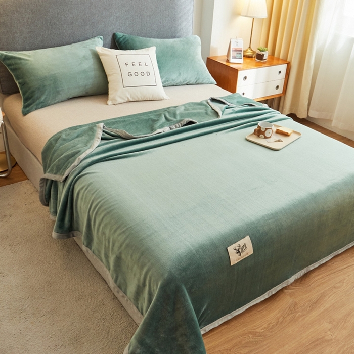 91家纺网 家纺一手货源 找家纺 宅部落 2026新款云貂绒纯色毯子300克毛毯法莱绒盖毯牛奶绒毛毯 墨绿