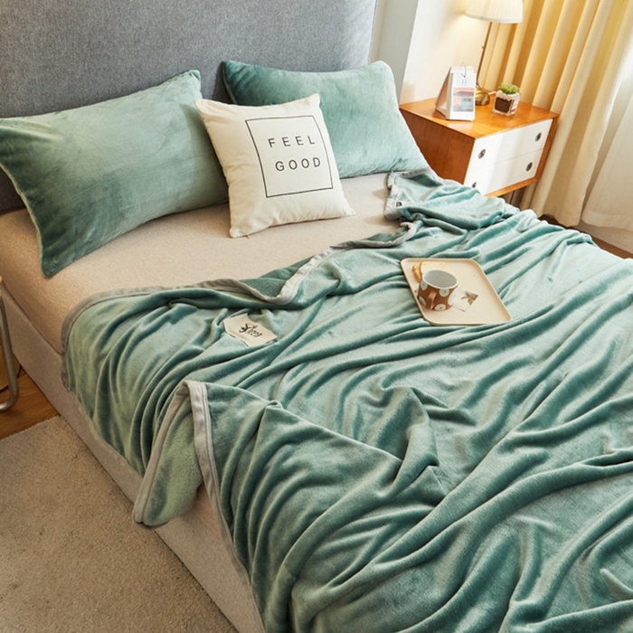 91家纺网 家纺一手货源 找家纺 宅部落 2026新款云貂绒纯色毯子300克毛毯法莱绒盖毯牛奶绒毛毯 墨绿