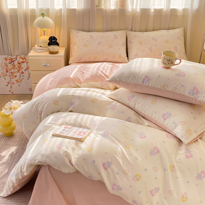 91家纺网 家纺一手货源 找家纺 红日子纺织品 2026春夏新款小清新12868全棉纯棉学生卡通款单被套被套单件 萌动女孩