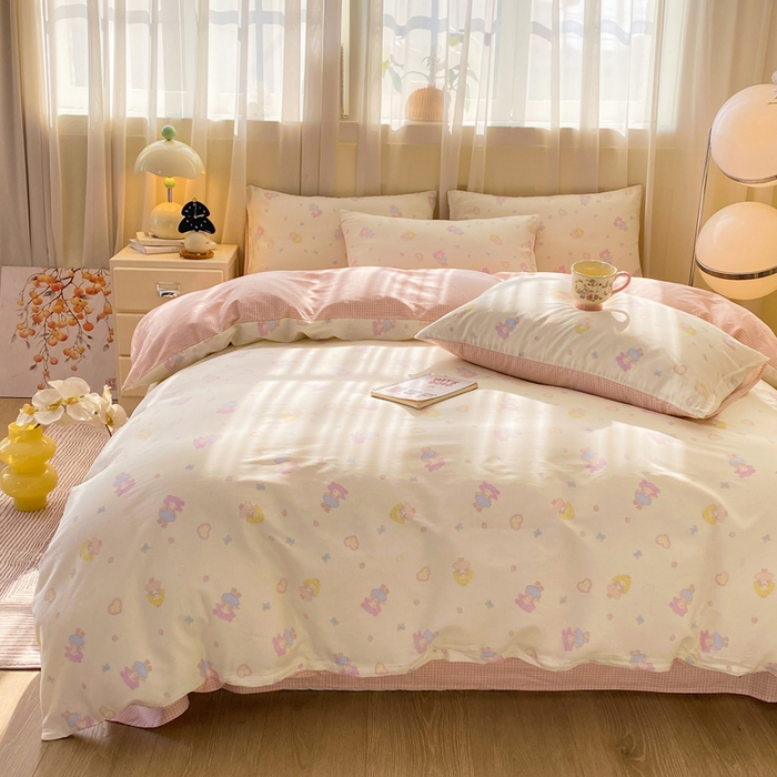 91家纺网 家纺一手货源 找家纺 红日子纺织品 2026春夏新款小清新12868全棉纯棉学生卡通款单被套被套单件 萌动女孩