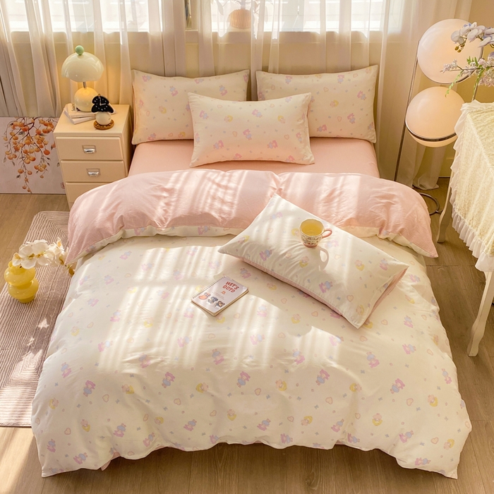 91家纺网 家纺一手货源 找家纺 红日子纺织品 2026春夏新款小清新12868全棉纯棉学生卡通款单被套被套单件 萌动女孩