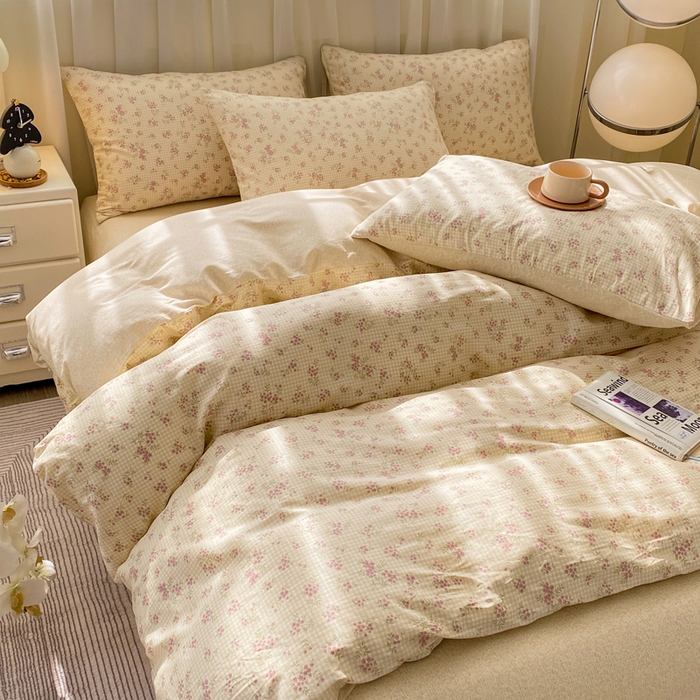 91家纺网 家纺一手货源 找家纺 红日子纺织品 2026春夏新款小清新12868全棉纯棉学生卡通款单被套被套单件 繁花锦城