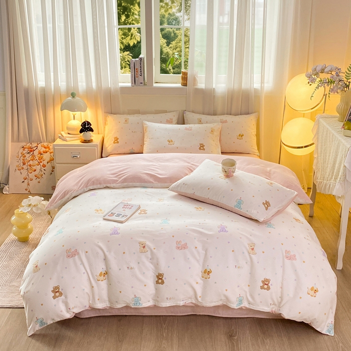 91家纺网 家纺一手货源 找家纺 红日子纺织品 2026春夏新款小清新12868全棉纯棉学生卡通款单被套被套单件 伙伴甜心