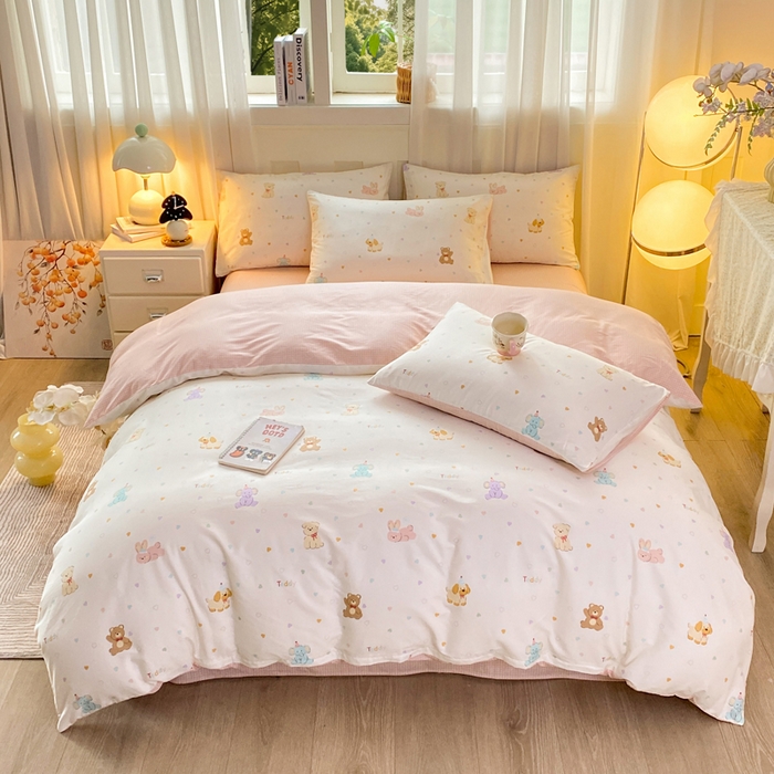 91家纺网 家纺一手货源 找家纺 红日子纺织品 2026春夏新款小清新12868全棉纯棉学生卡通款单被套被套单件 伙伴甜心