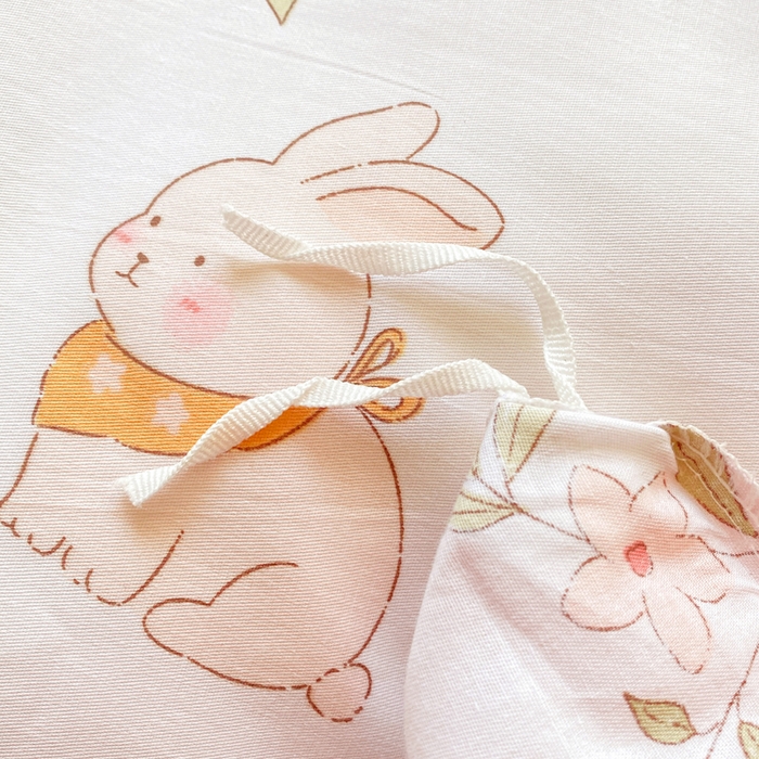 91家纺网 家纺一手货源 找家纺 红日子纺织品 2026春夏新款小清新12868全棉纯棉学生卡通款单被套被套单件 清风小兔