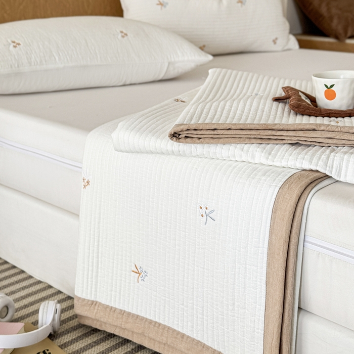 91家纺网 家纺一手货源 找家纺 木楌家居 2026春夏新款双面全棉纯棉皱皱纱刺绣款床盖床盖单件 花漾时光