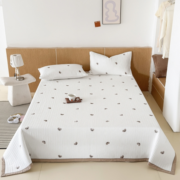 91家纺网 家纺一手货源 找家纺 木楌家居 2026春夏新款双面全棉纯棉皱皱纱刺绣款床盖床盖单件 小熊奶糖